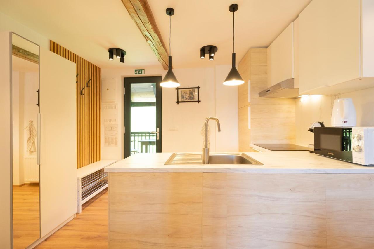 Apartments Pri Fencu Jesenice Ngoại thất bức ảnh