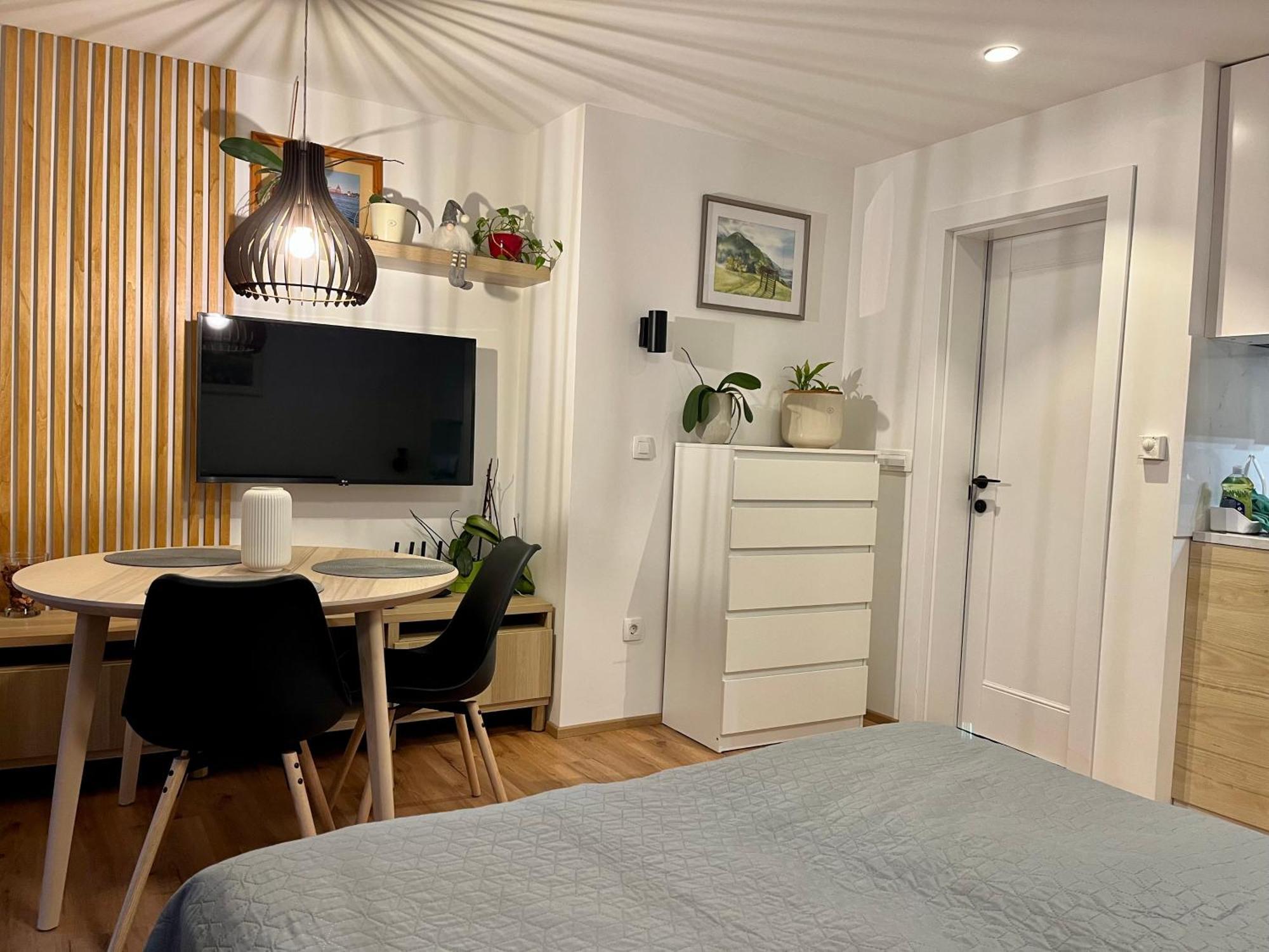 Apartments Pri Fencu Jesenice Ngoại thất bức ảnh
