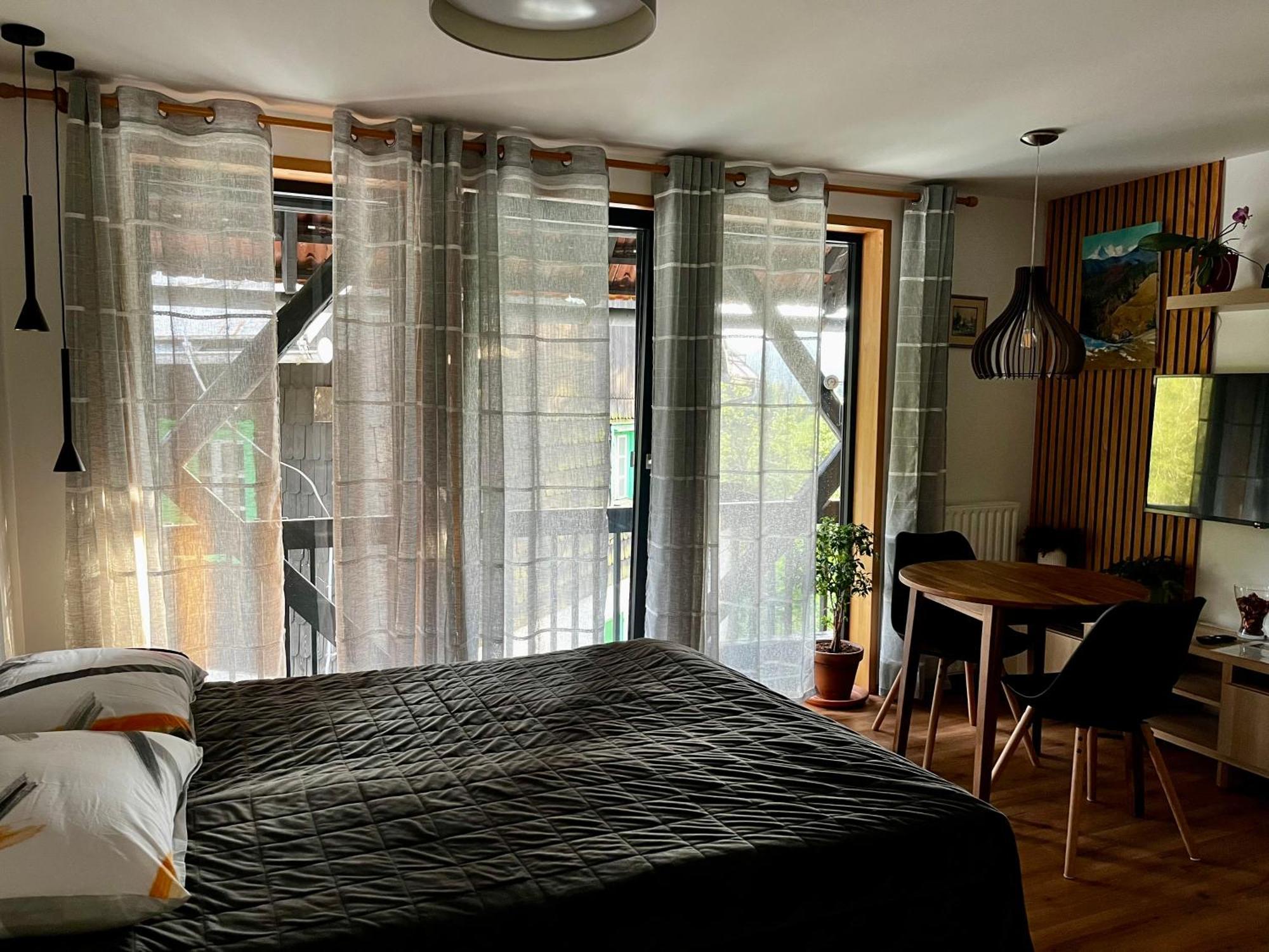 Apartments Pri Fencu Jesenice Ngoại thất bức ảnh