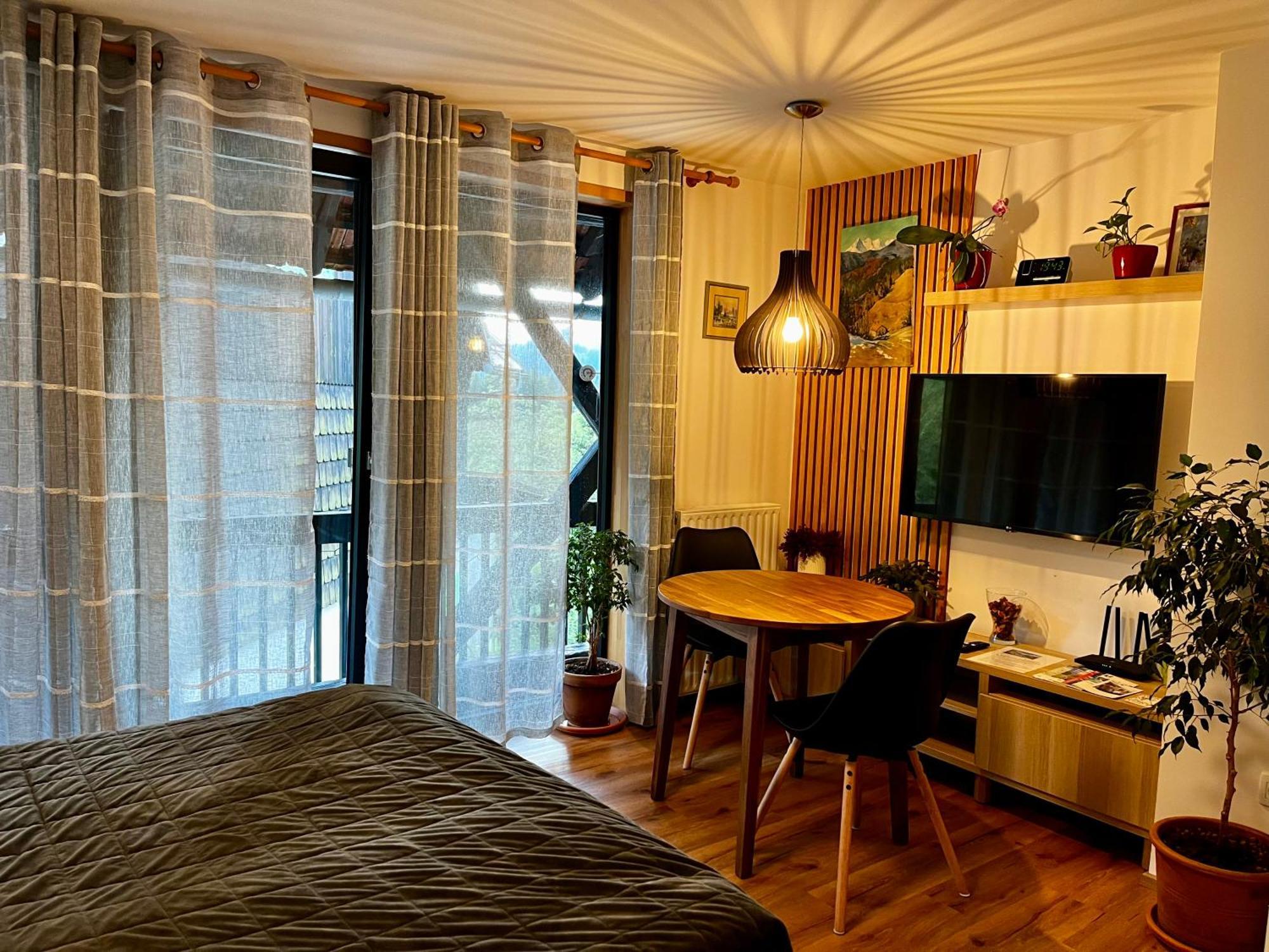 Apartments Pri Fencu Jesenice Ngoại thất bức ảnh